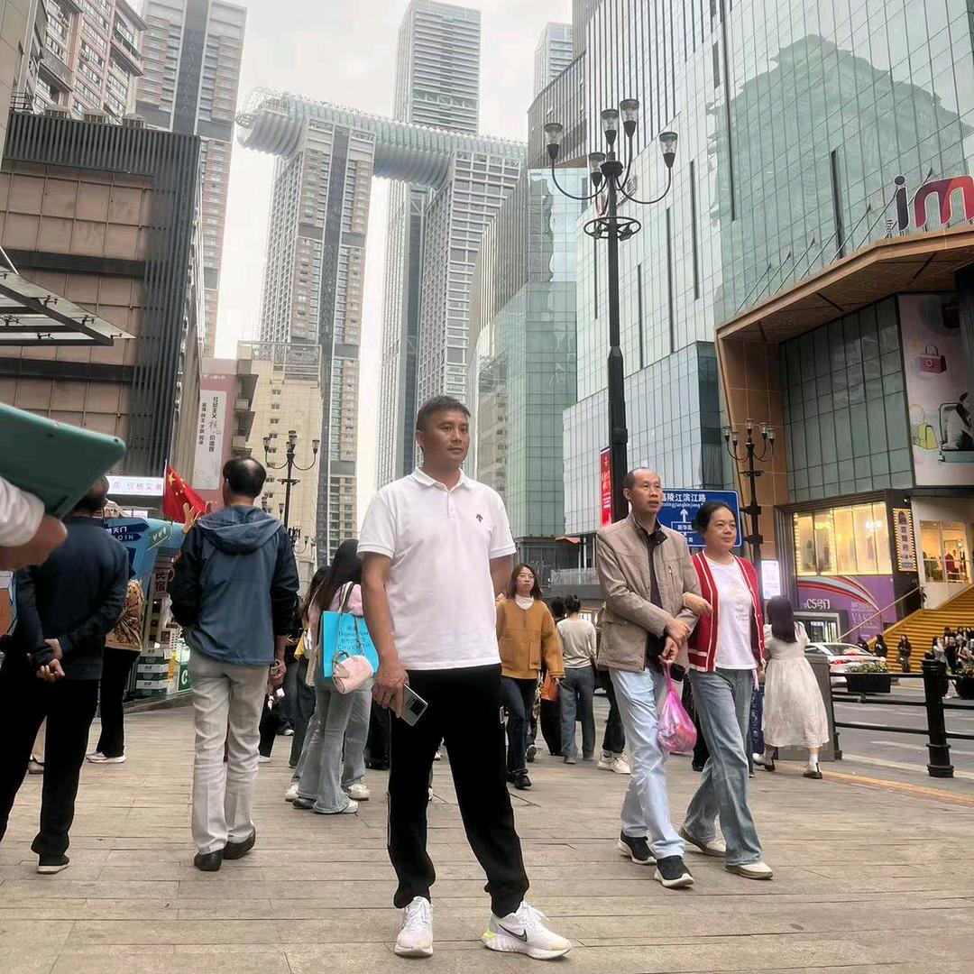 傅笑一生👀人生靠自己