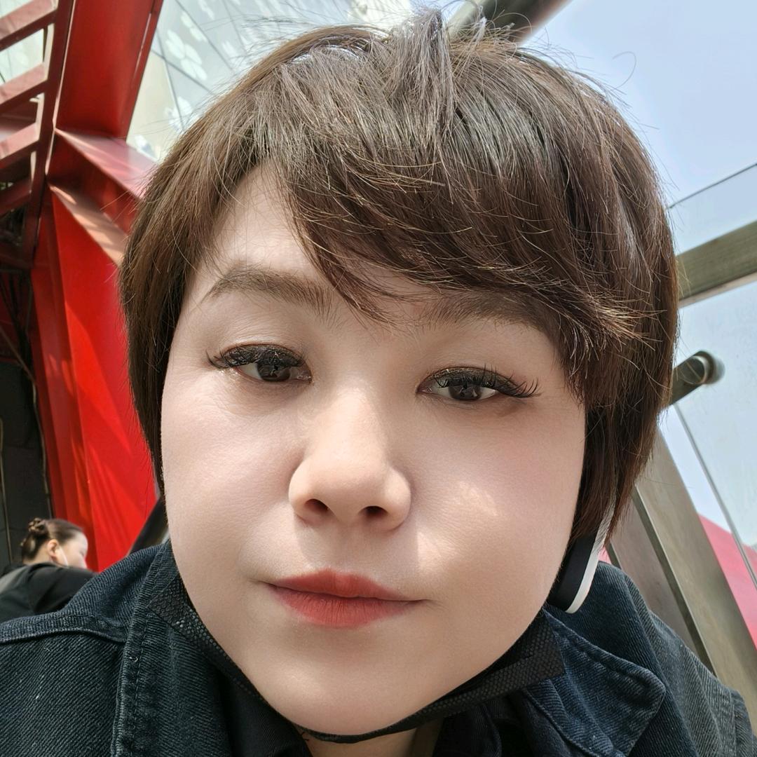 熊英