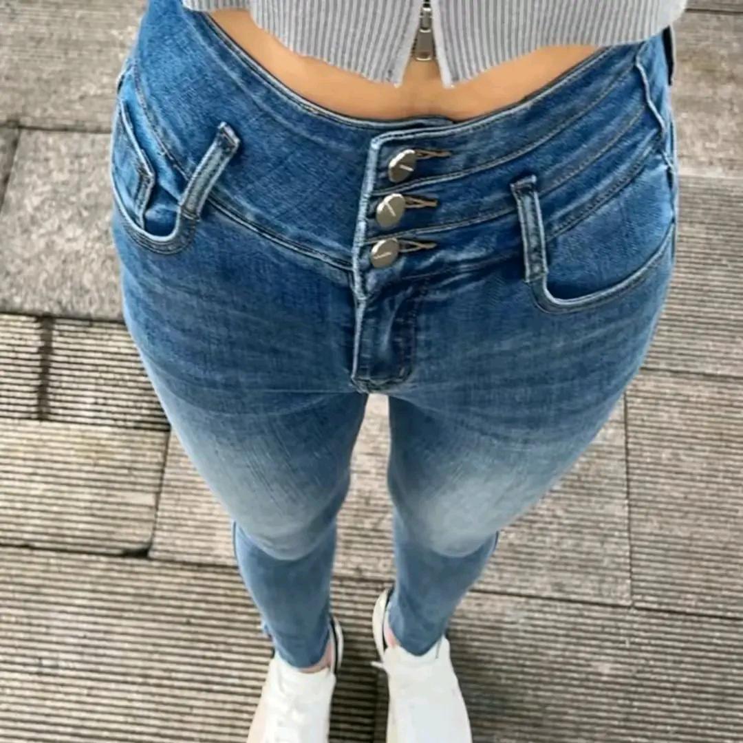 我是小芳