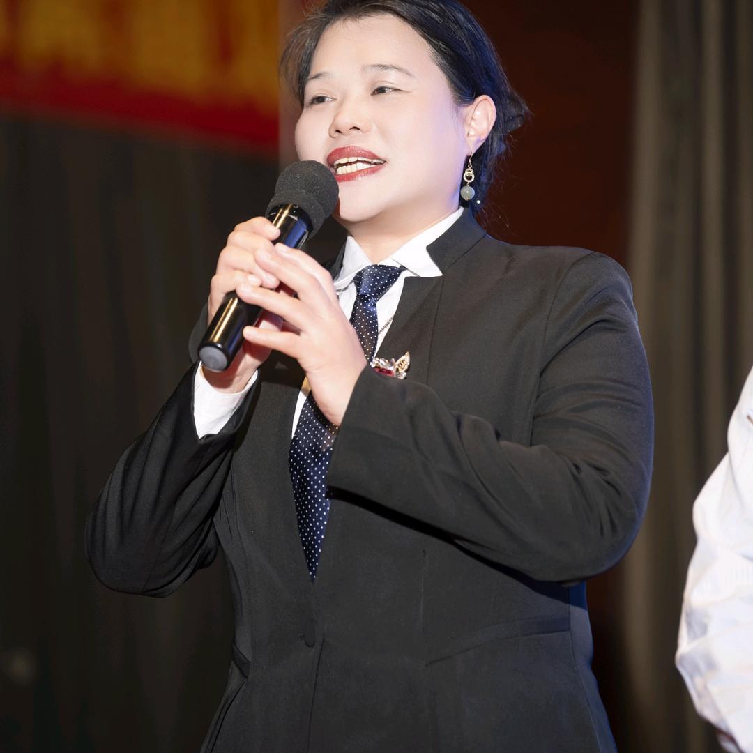 炜马Ai一南南