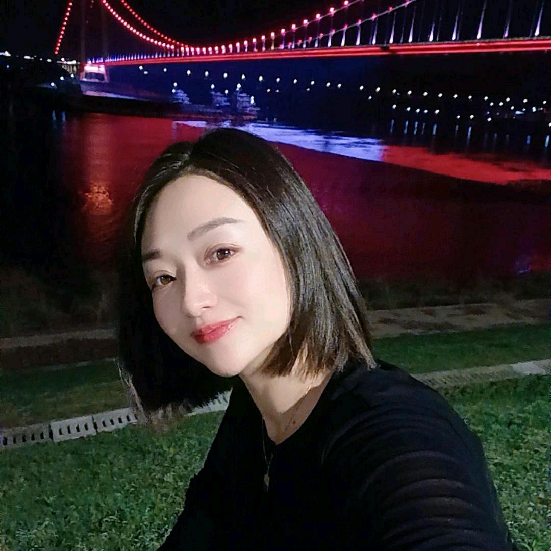 晓  晓