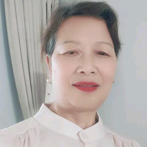 七彩姐大码穿搭