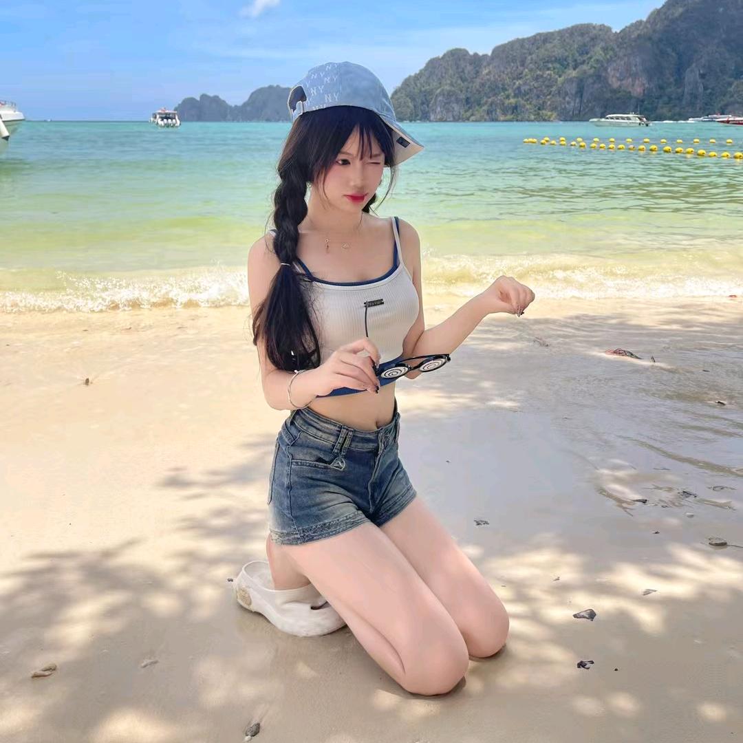 莉莉穿戴甲