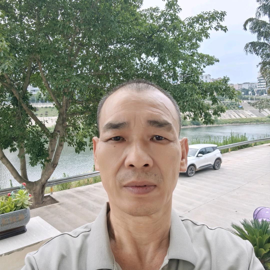 罗二哥。单身。