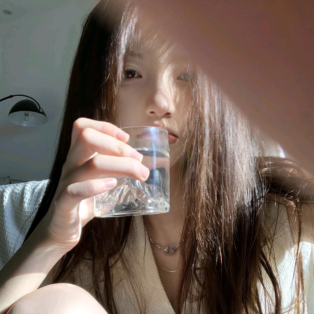 人傻嘴不甜长得安全还没钱