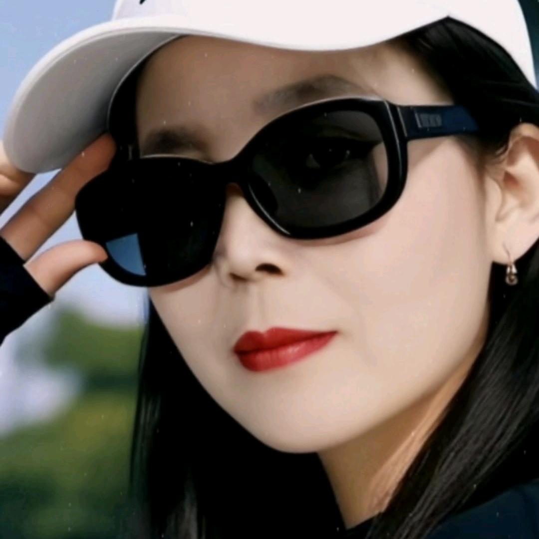 被岁月洗劫的美女