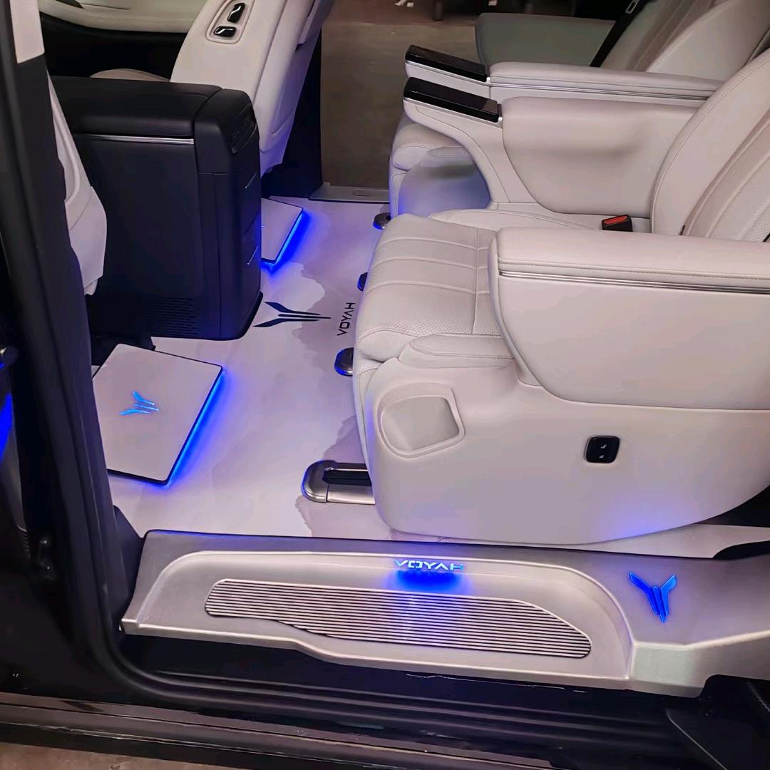 世博商务车地板改装