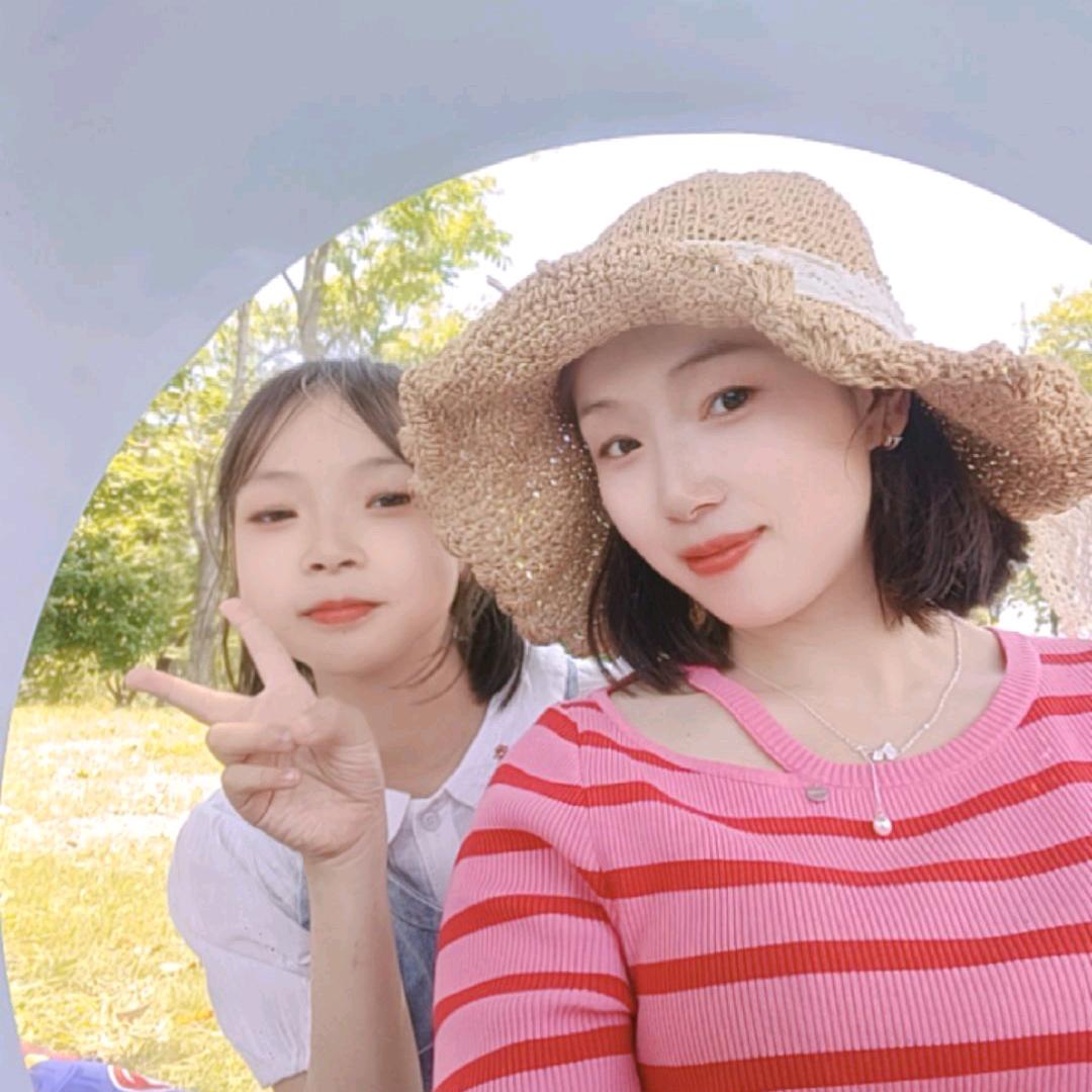 美美💋(苗族姑娘)