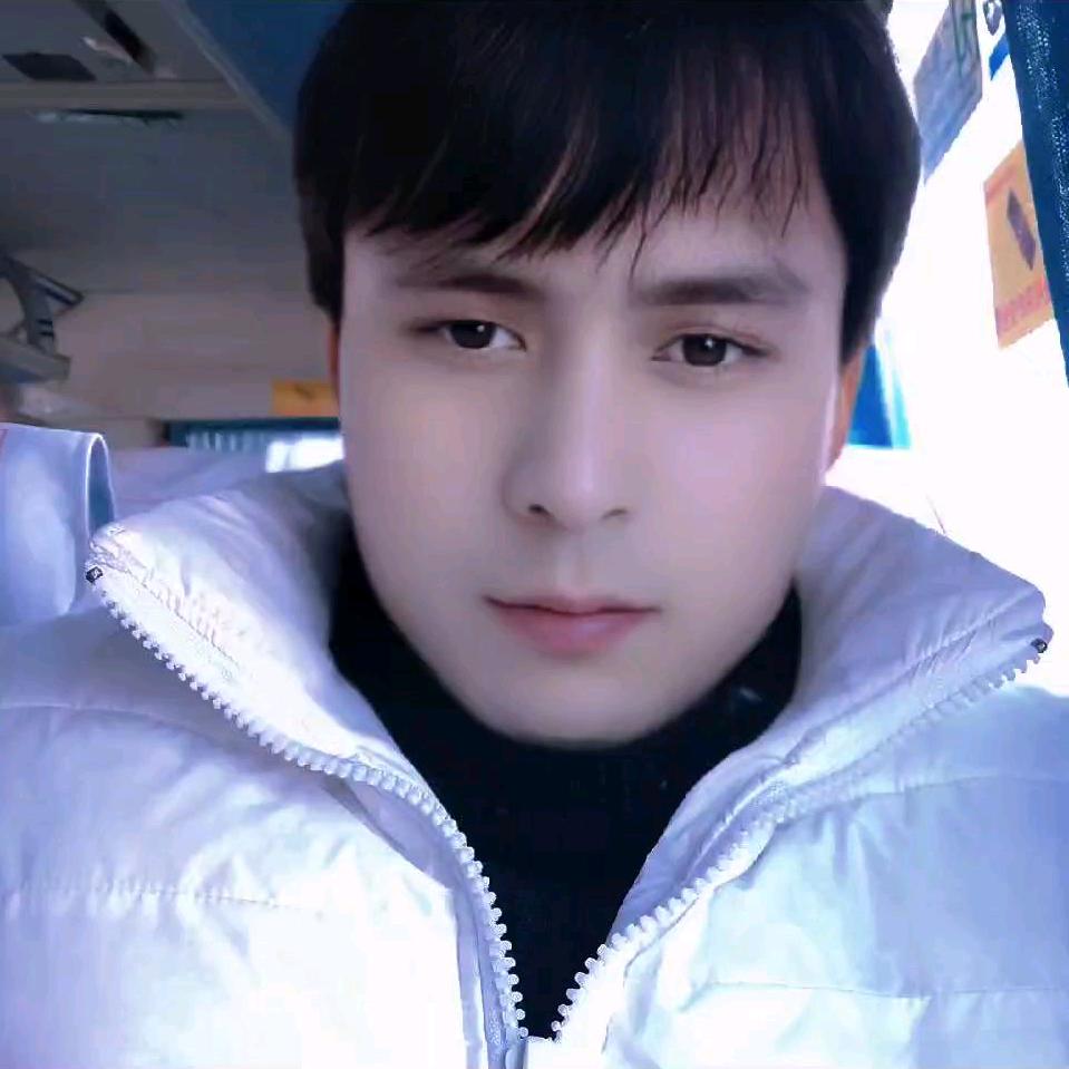 麦合木提江🤗