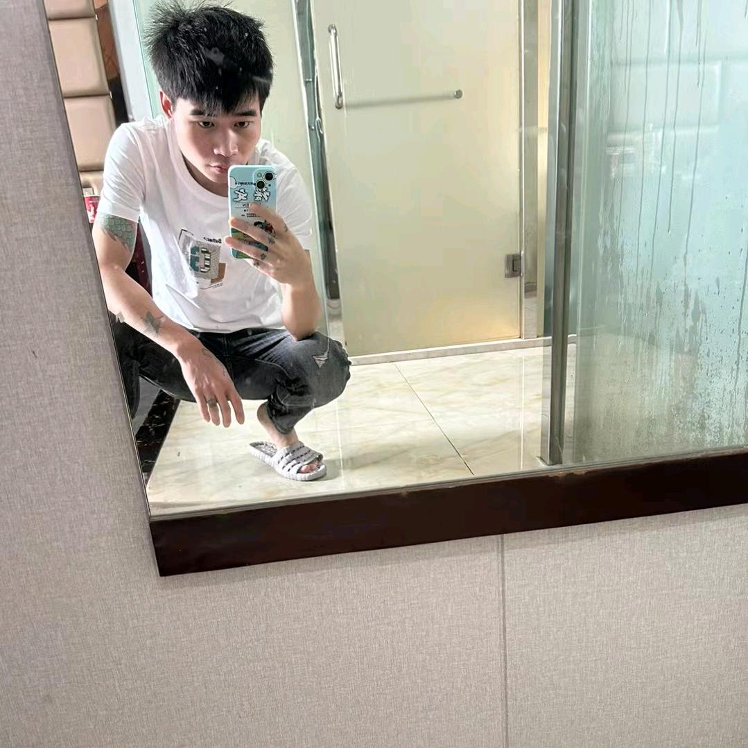 小江同学  「 勇往直前」