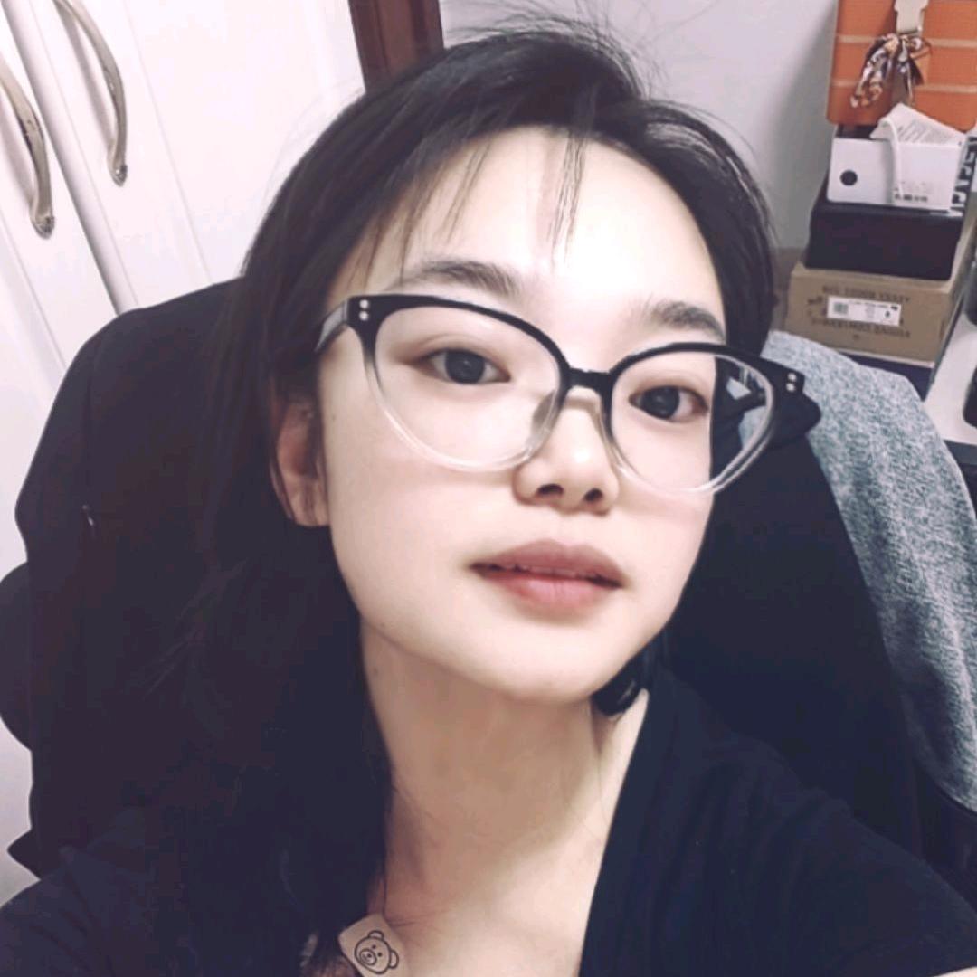 小妍爱吃肉