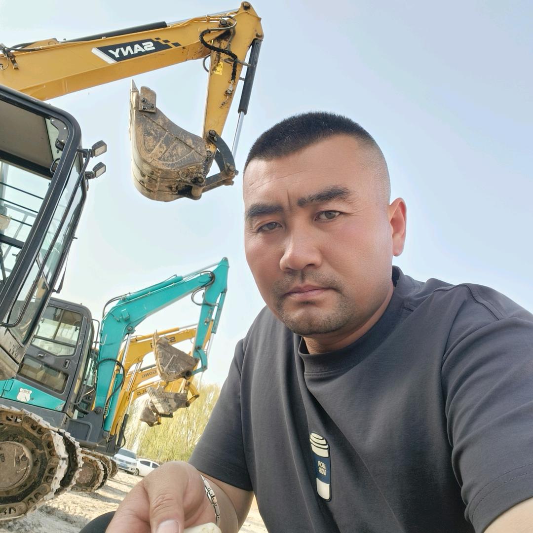 挖掘机收售《赵亮》