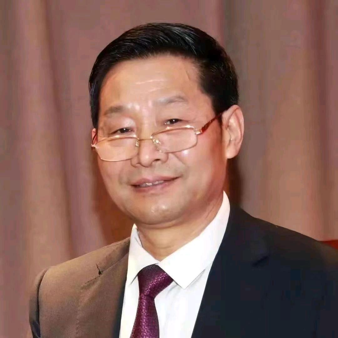 画家关奇