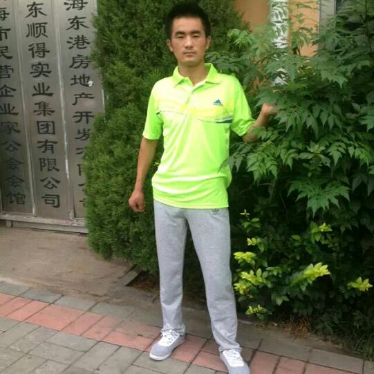 伤心的男孩儿