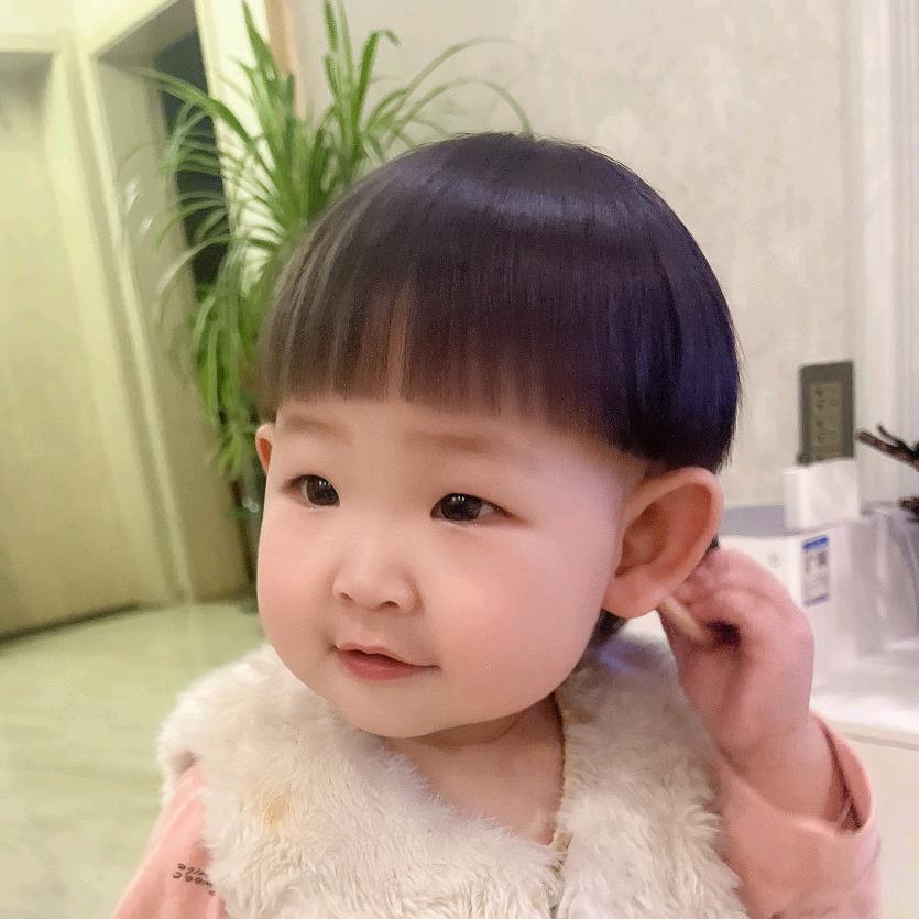 蕾哈娜成长史