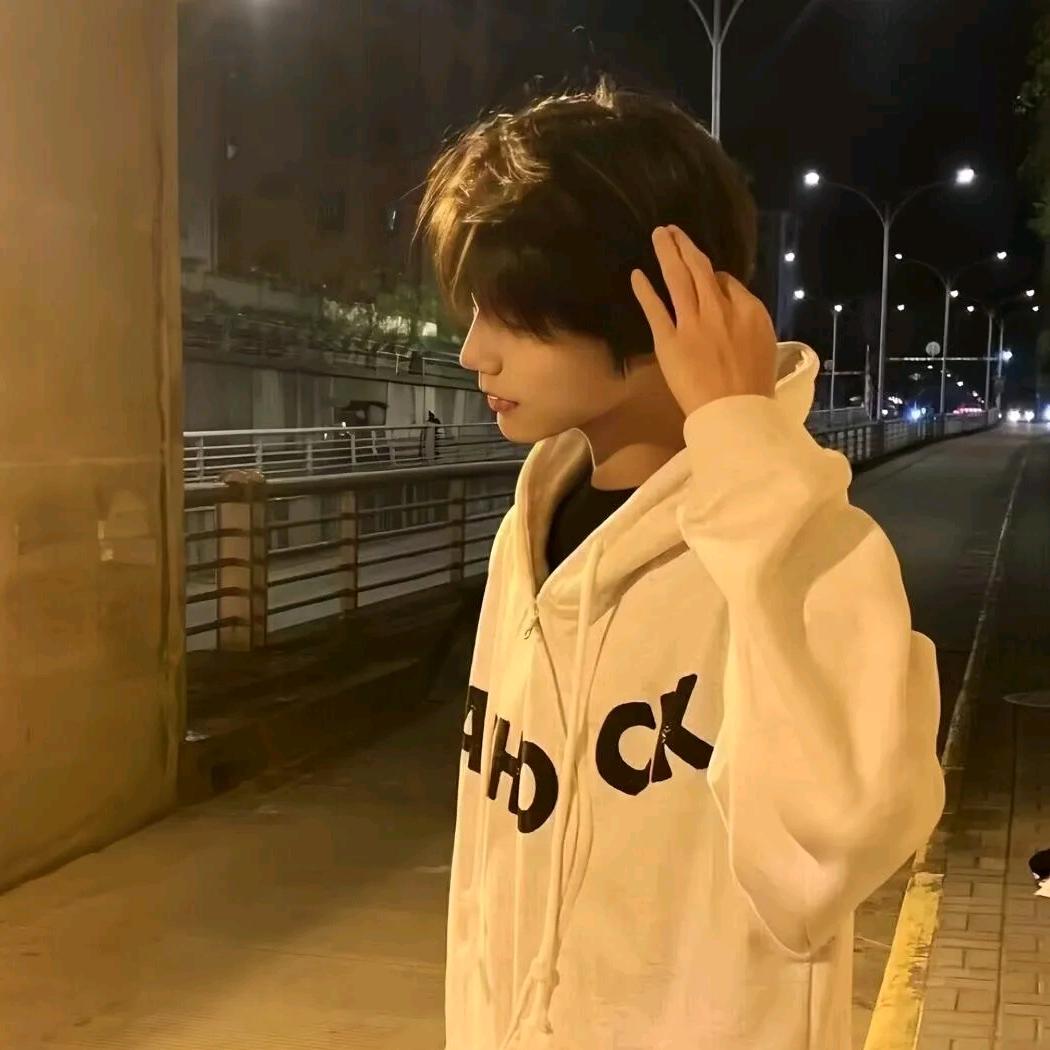 艾❤️觉罗~亿哥
