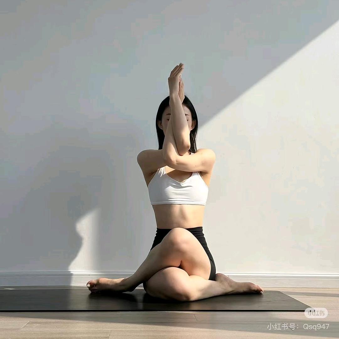 千合瑜伽-欣欣老师