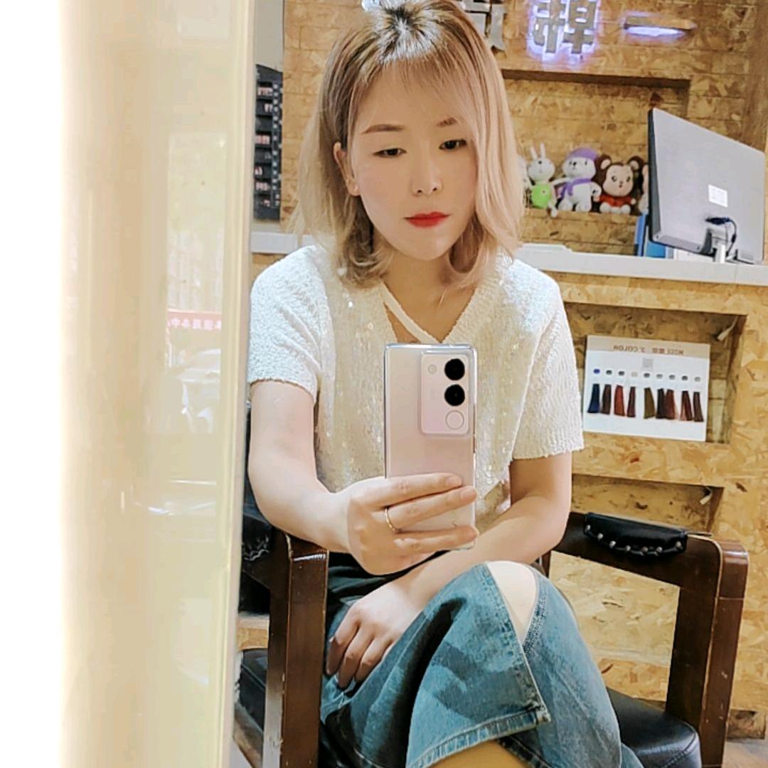 梵西美发沙龙(宏江中央广场店)