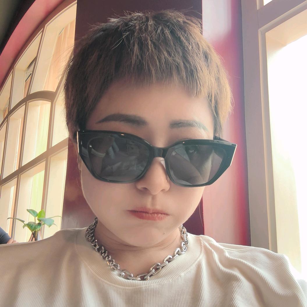 零食有鸣(沙依巴克区克拉玛依西街店)