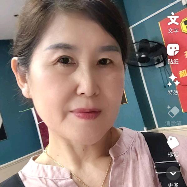 荆州何阿姨