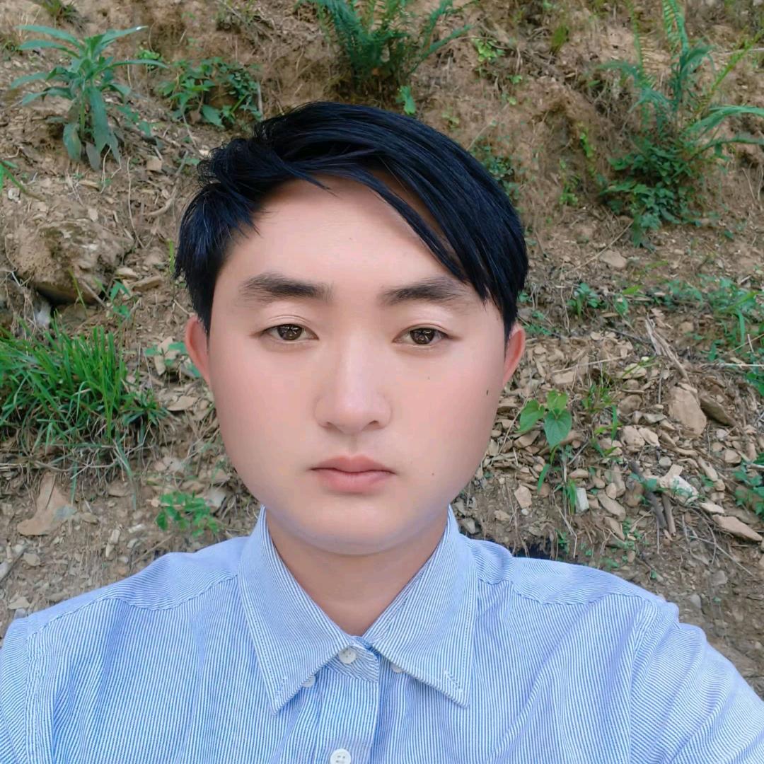 我是和爱杨先生，尽职尽责的做好本职