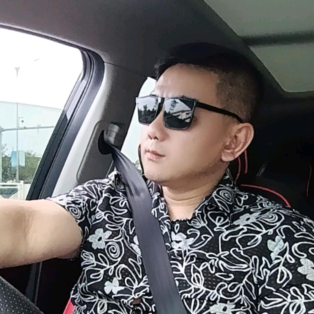 龍行洪少