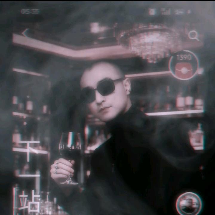 。王健
