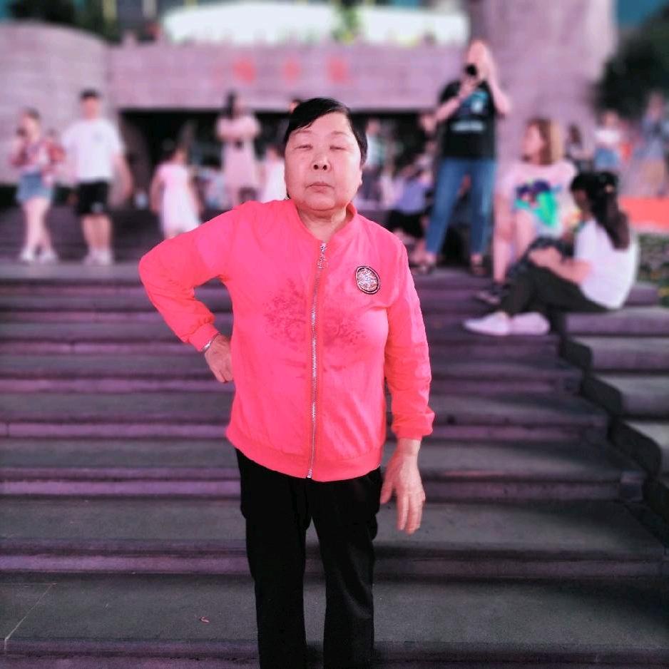 杨成美