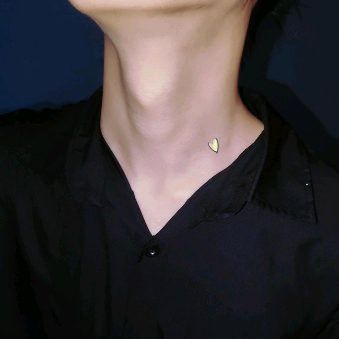 十八岁爱上他后含泪女装和他高几