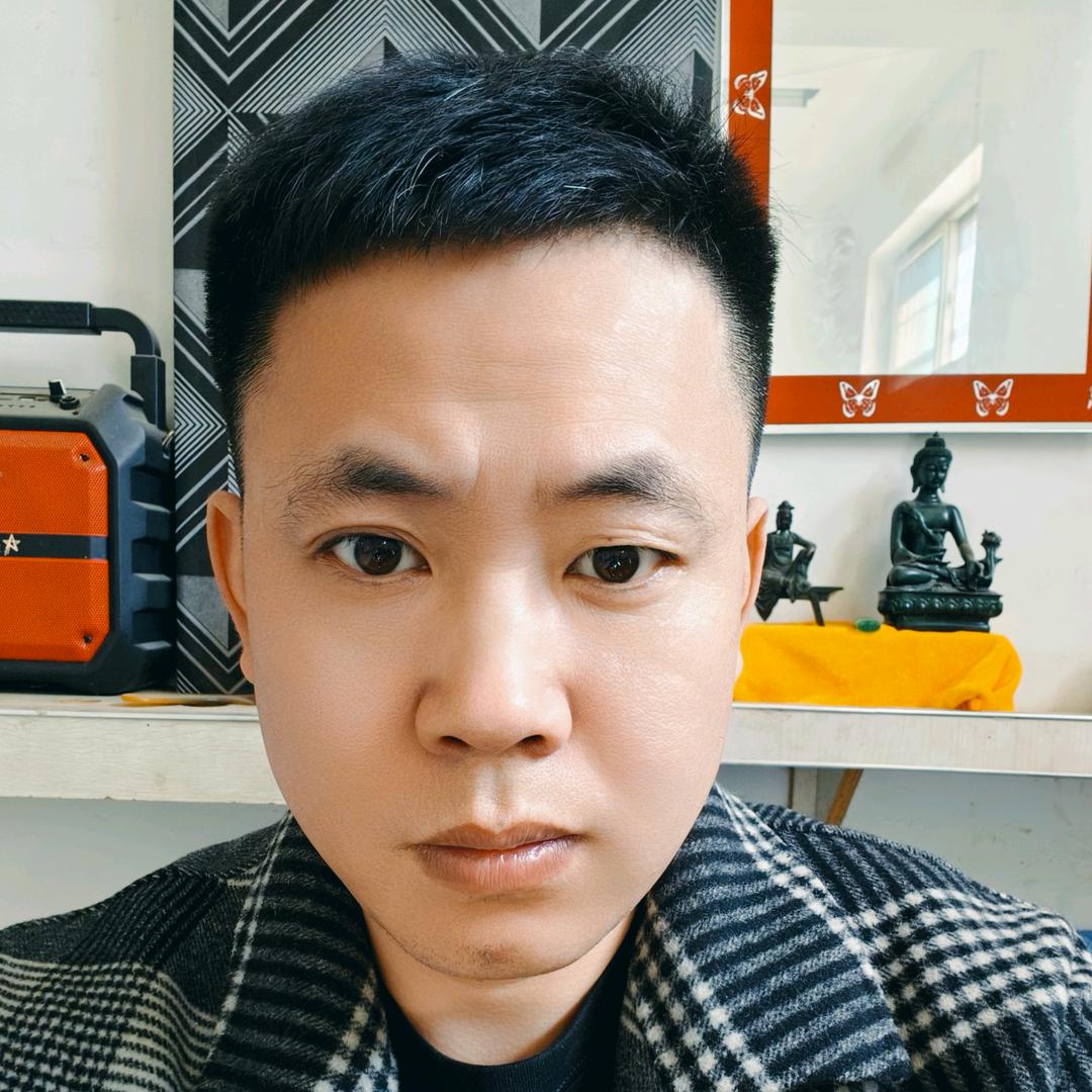 龙先生（大爱无疆）