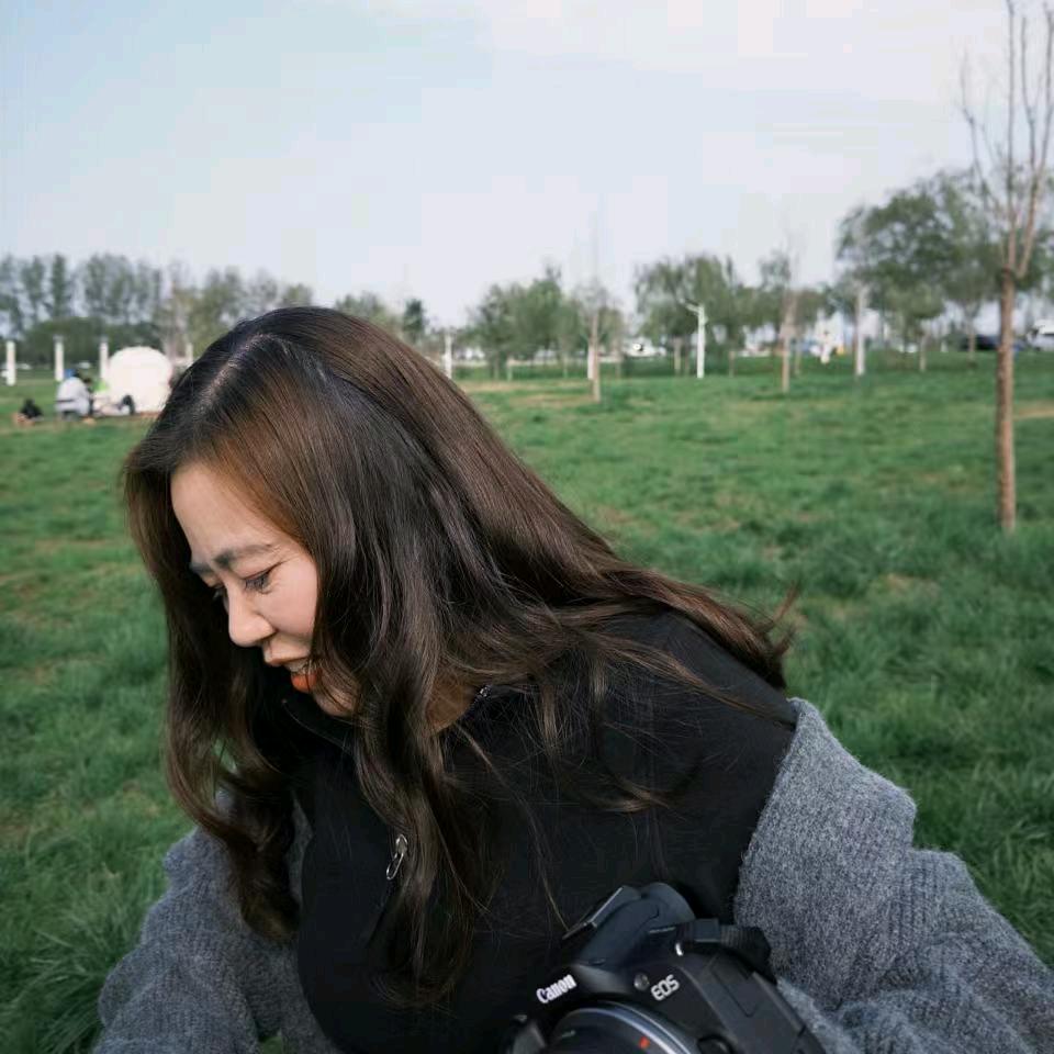 夏风中的娓美