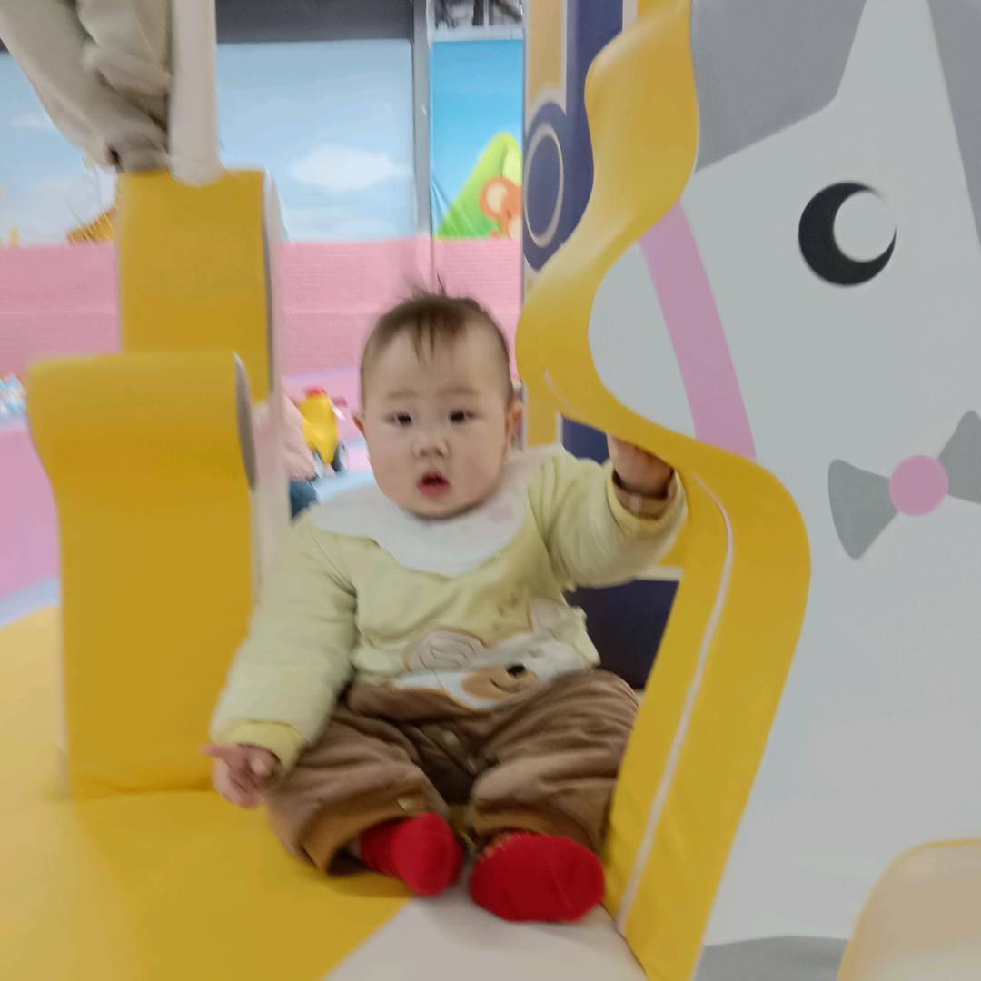 茜茜带娃