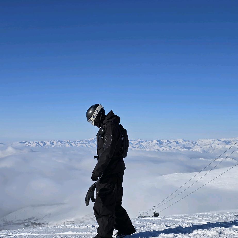 阿泽way（新疆滑雪）