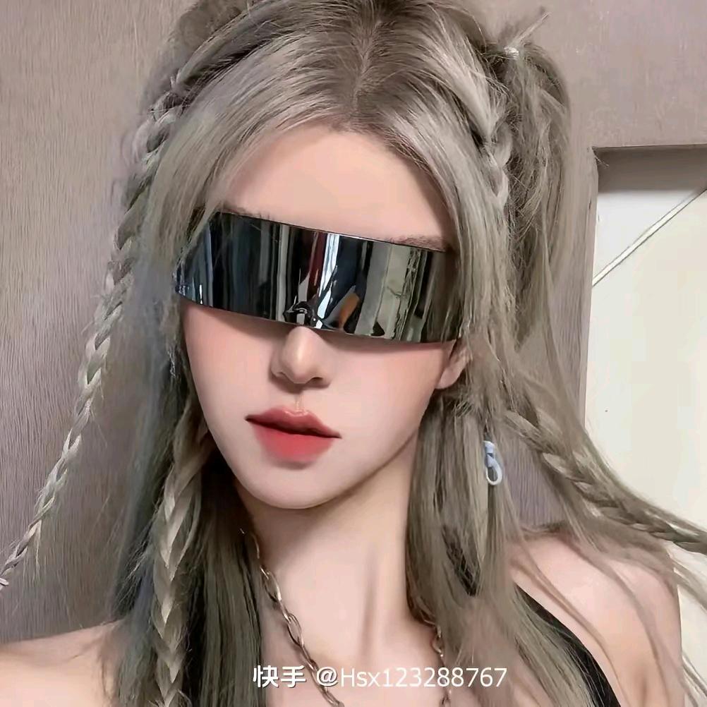 😈黑夜里的小魔女👿