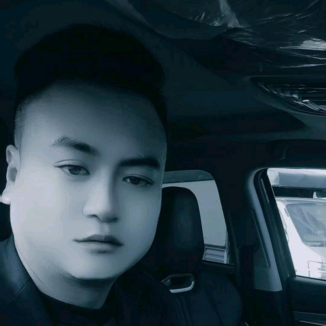 带着伤的微笑