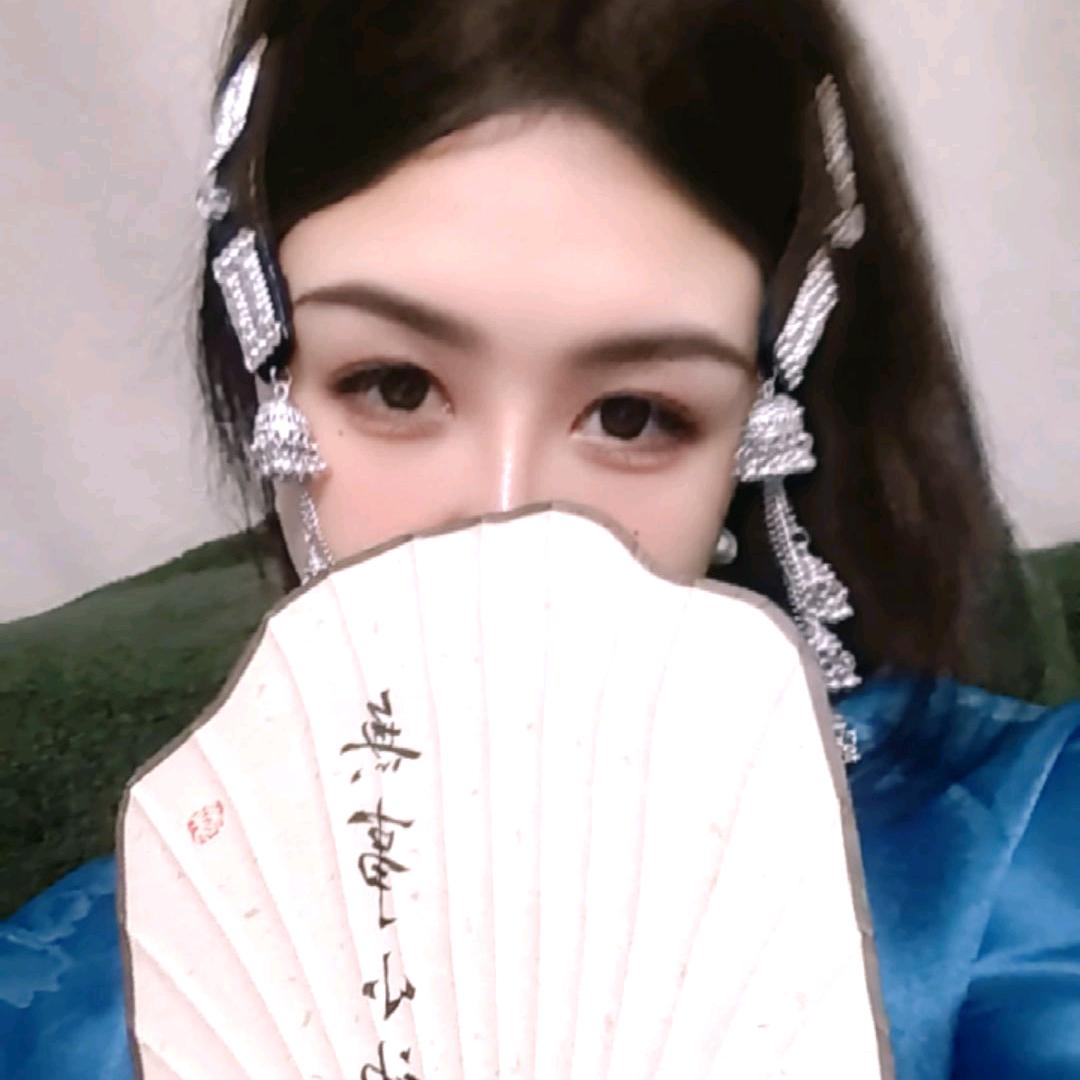 菡菡子`🌙