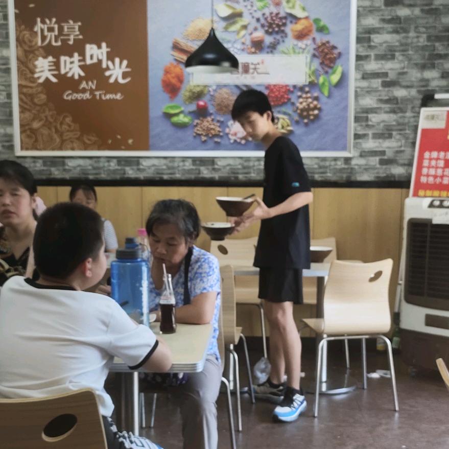 🍆老砂锅爱上♥️缸子米线