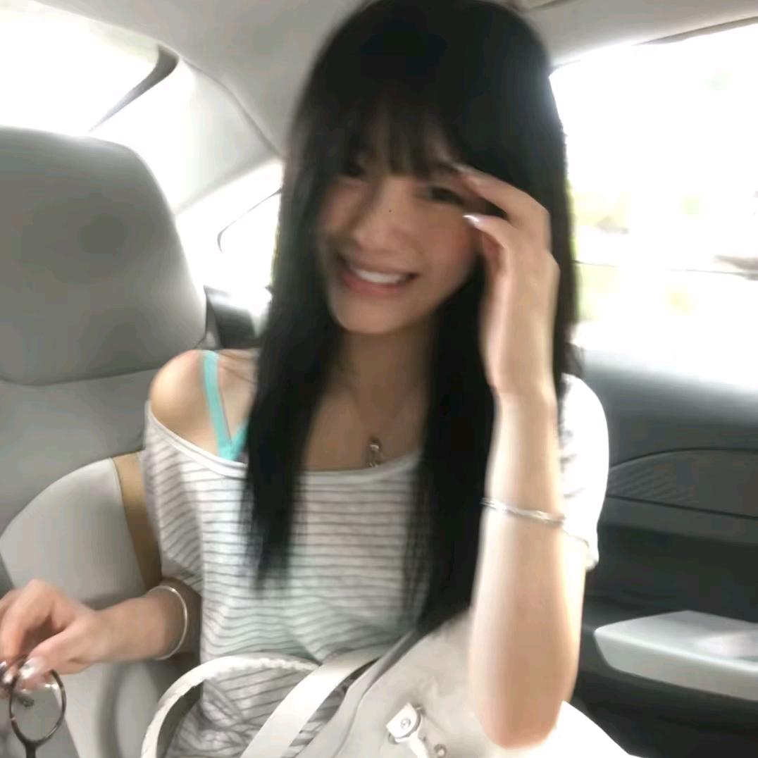 许温.