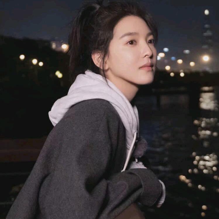 古灵精怪小小黄