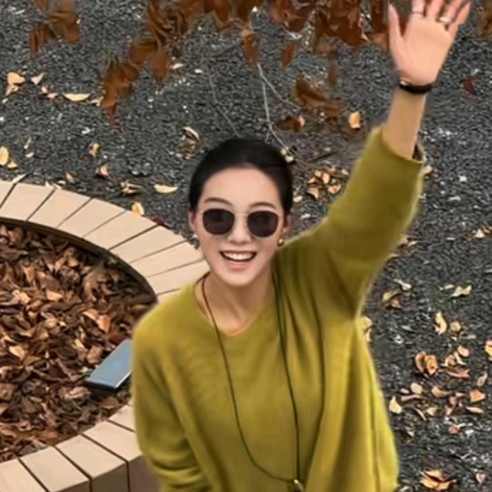 周粥爆款穿搭（女装)