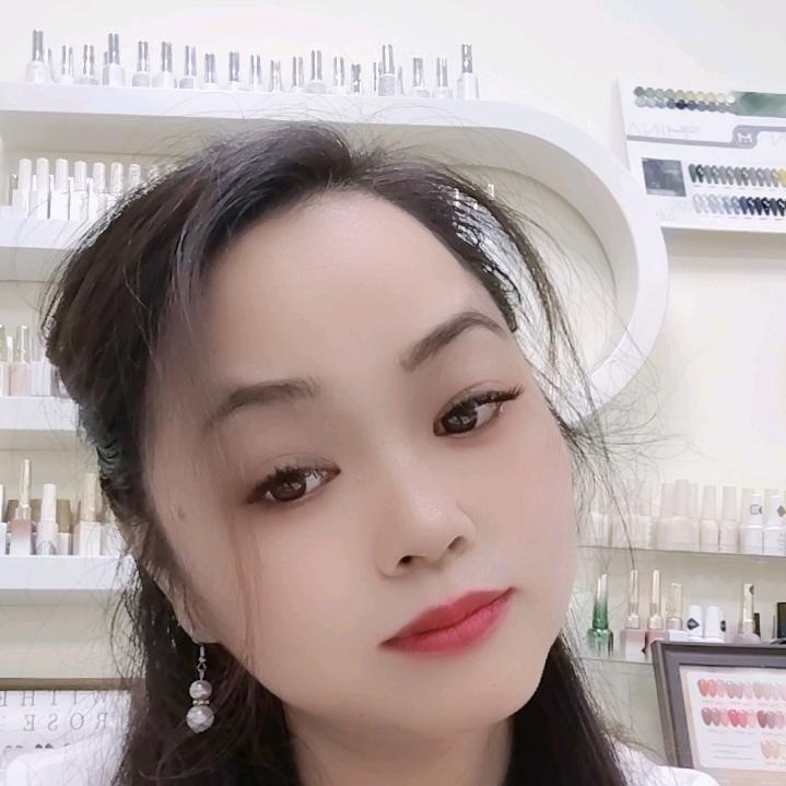 暖杨随风舞