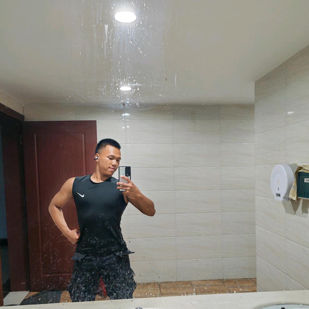 老黑的朋友圈😎