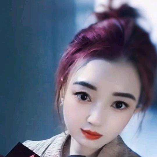 何小英