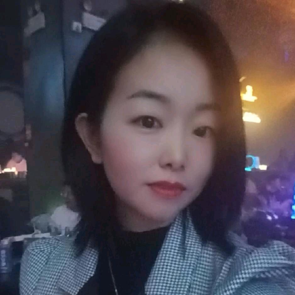 普拉提萱萱老师