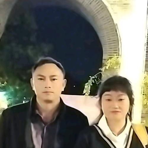 邓琴