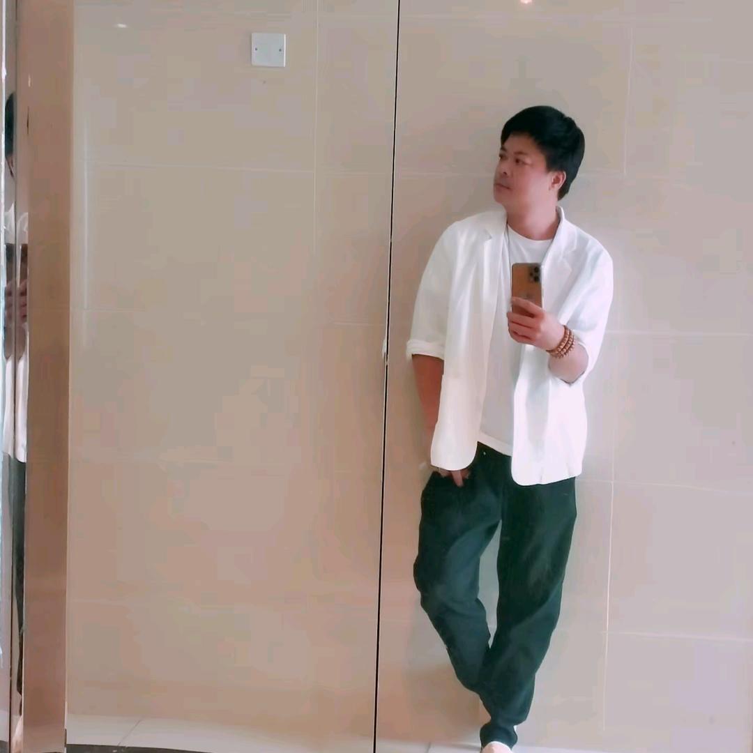 嘉美斯服饰工厂店男装