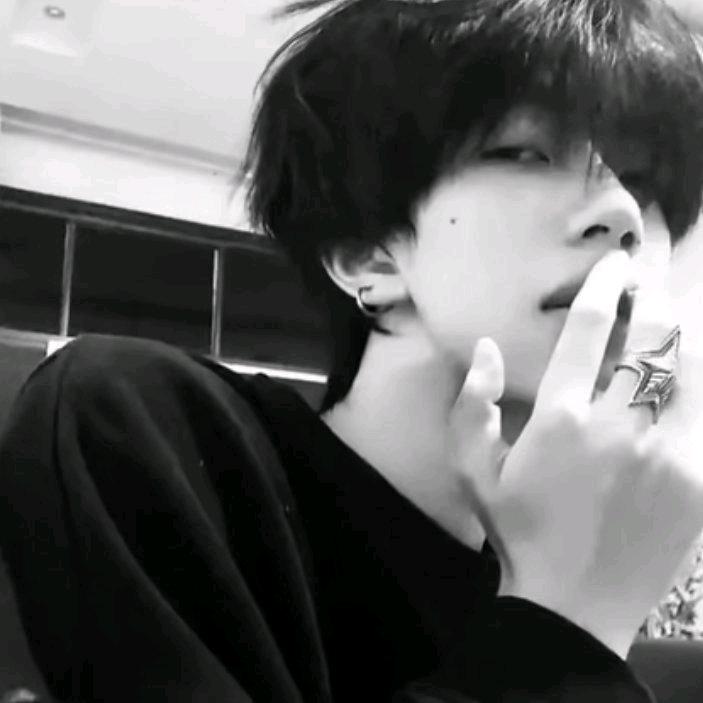 小猫下雨收裤衩