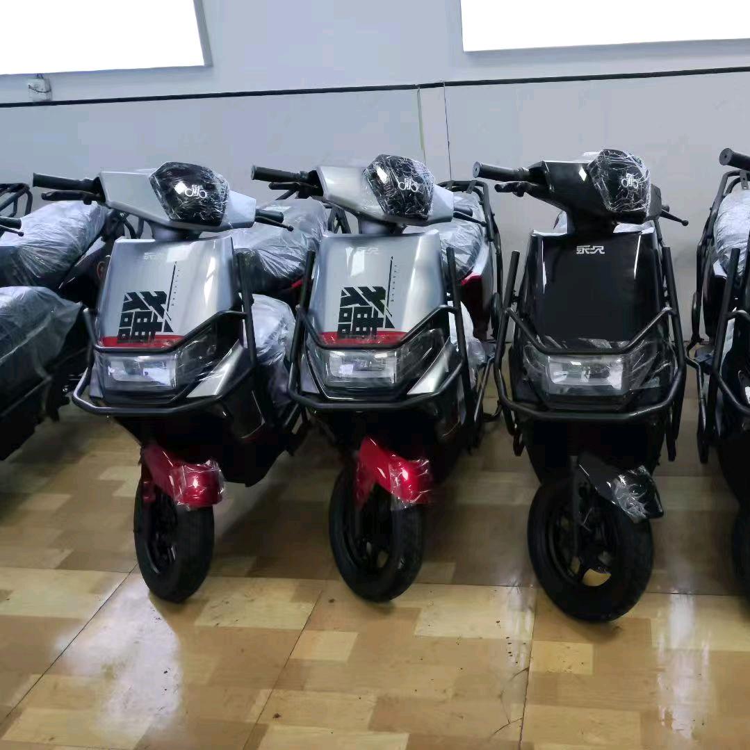 小飞哥上海永久电动车