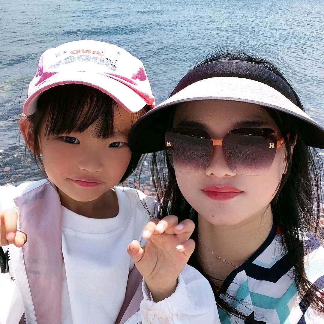 彤彤、小可爱💕
