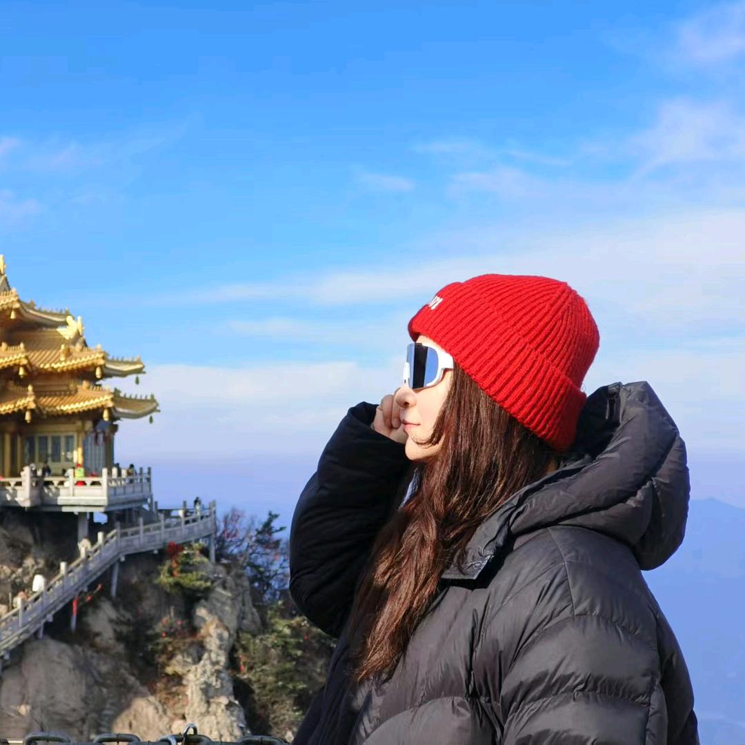 宝塔山下的姑娘